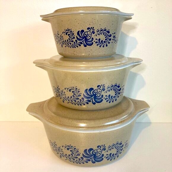 Vintage Pyrex Homestead Casserole Set with Solid Lids - Picture 3 of 15